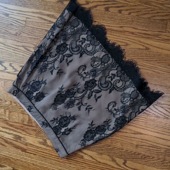 NWOT Abercrombie lace overlay mini skirt - Picture 1 of 5